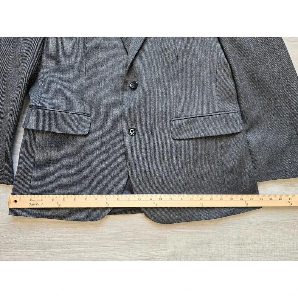 Stafford Men's Gray Herringbone Sport Coat Blazer 2 Button Center Vent Size 46R